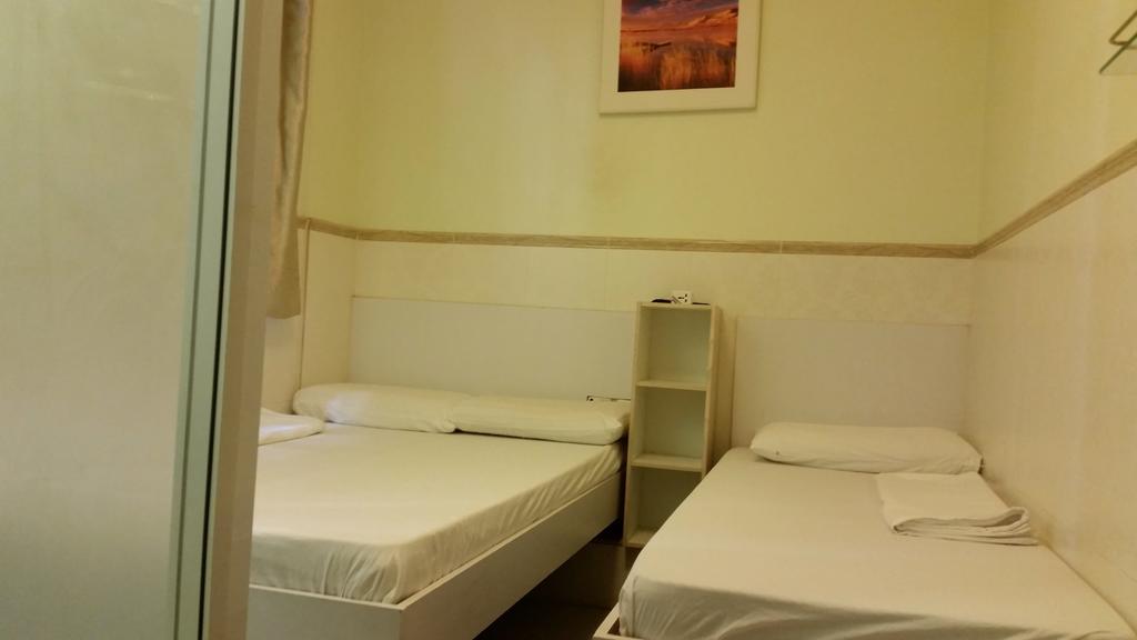 Li Cheng Guesthouse Hong Kong Exterior photo